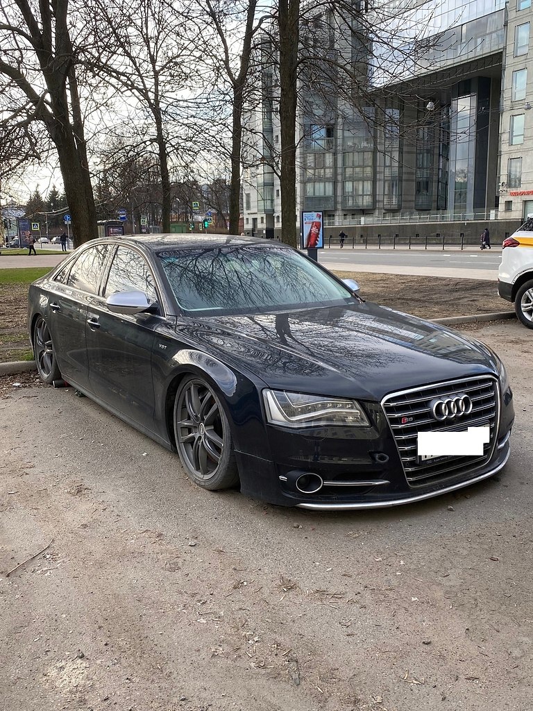 Audi S8 D4 1997    152.000,  9      .   ...