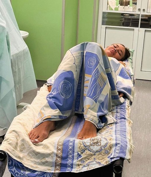 Актрису Яну Кошкину экстренно прооперировали в Санкт-Петербурге. Поклонники сериала «Домашний арест» ...