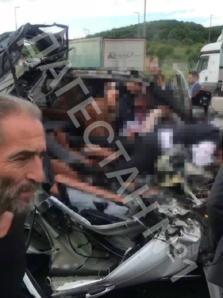 — Держись, любимая, я мчу. Это последнее сообщение, которое успел отправить водитель перед жутким ...