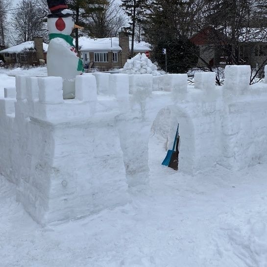 ��� ��������� ���� � ����� �� ����� � ��������� �� ������� ����: 1. The snow castle looks magical ... - 2