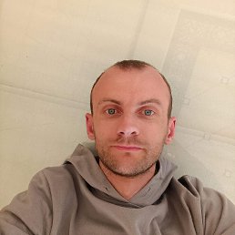Oleg, 32, 