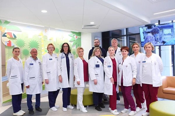 Праздничная программа ко Дню медицинского работника в Москве. Фасады медицинских учреждений украсят ...