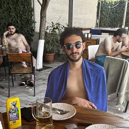 Artur, 26, 