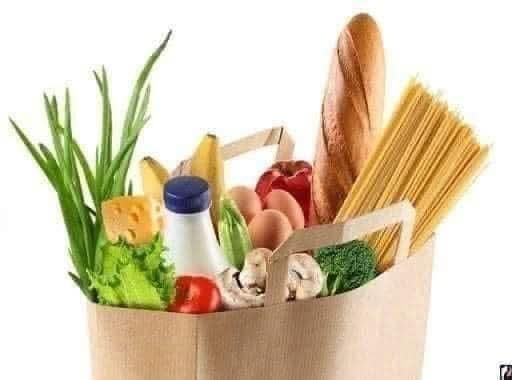 :) Девушка, я 4 дня не ел. Купите мне, пожалуйста, картошки и макарон,-произнес хорошо одетый ...