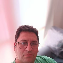 Alvaro, 42, 