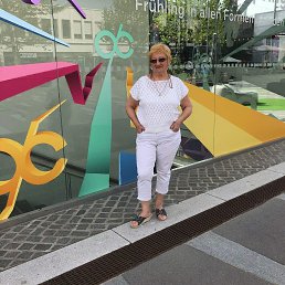 Lilija, 68, 