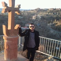 Alik, 42, 