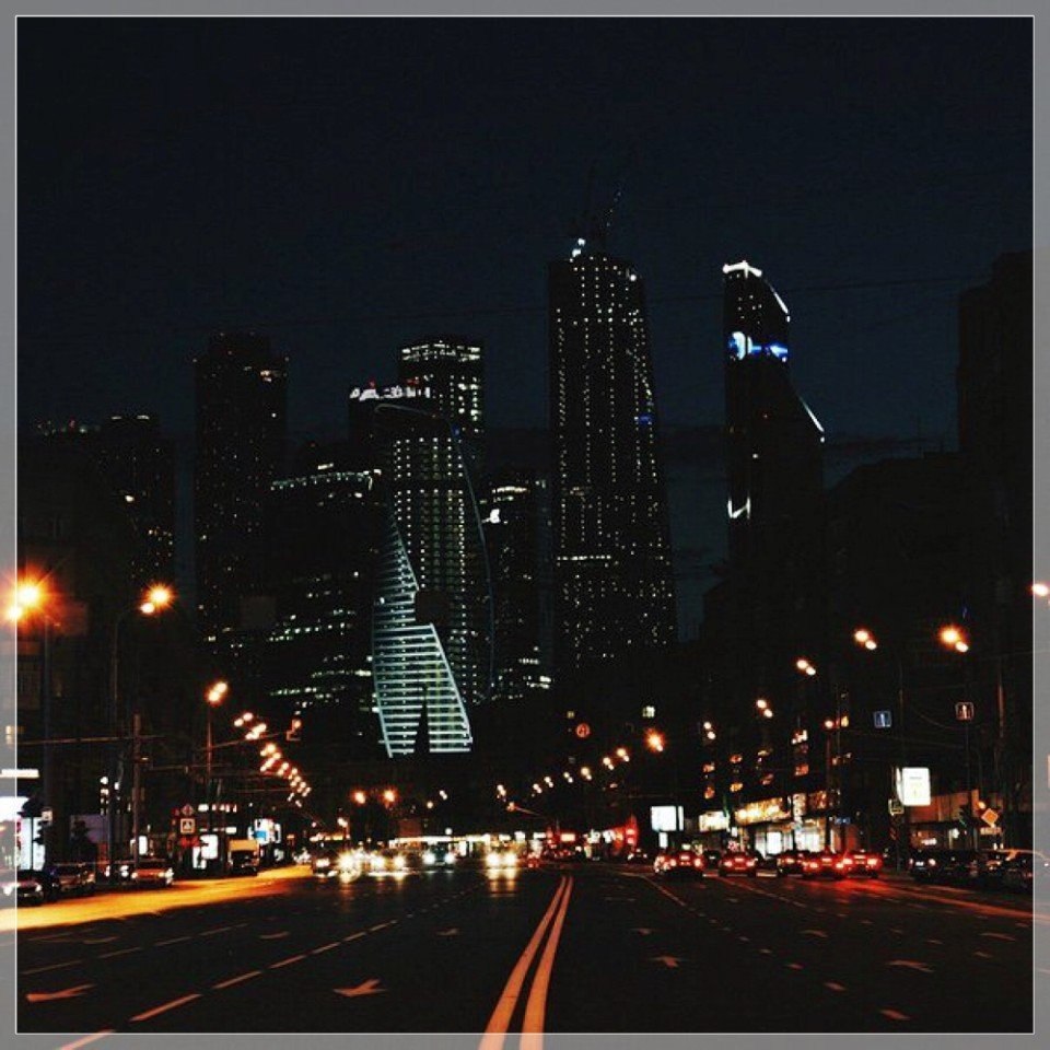 Красивая ночная дорога. Так а ночью. Так а ночью. Так а ночью. Ночное небо в городе.