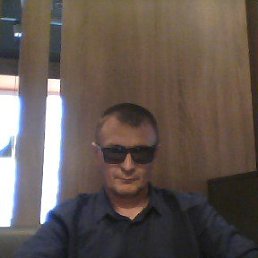 Denis, 45, -