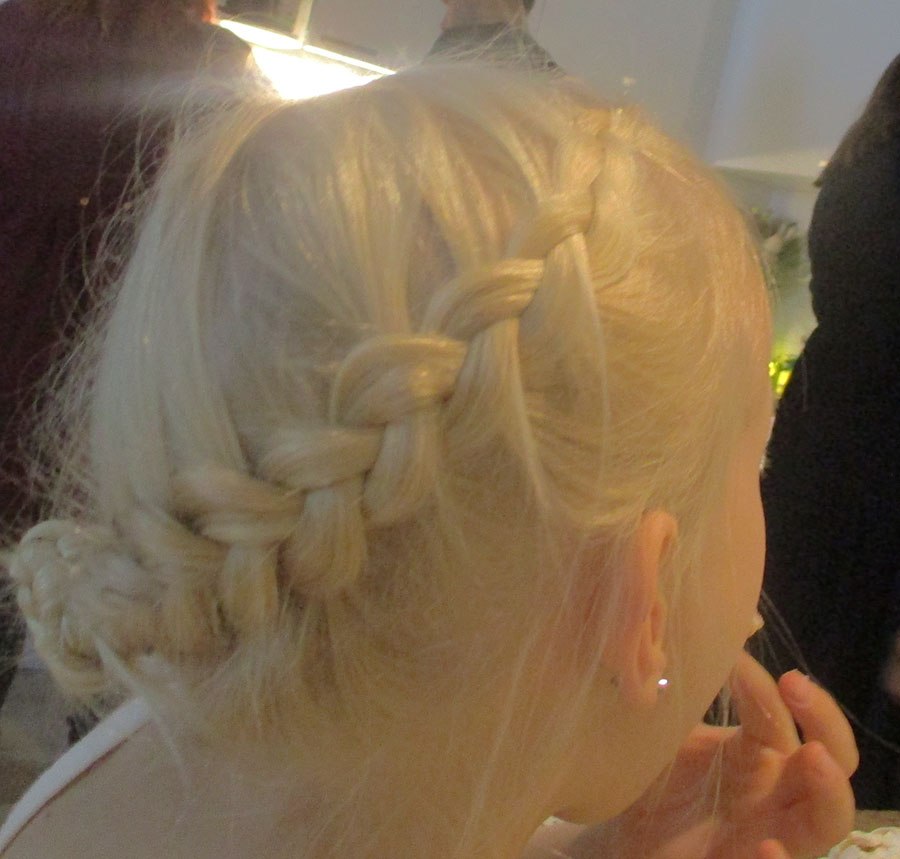 Когда-то я написала стихотворение и там были слова: Наши внуки растут, наши дети мужают... ... - 5