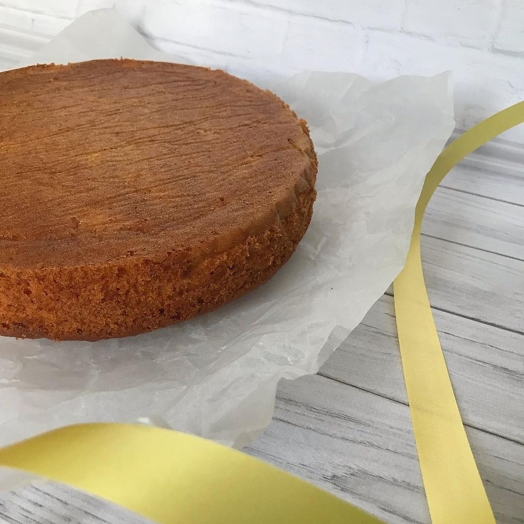 Простой бисквит с корицей