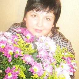 Ksenia, 48, 