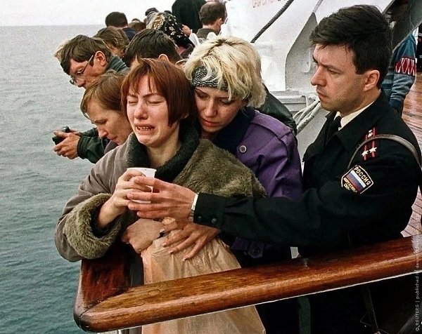 После трагедии, 12 августа 2000 год. Наша вечная память о моряках подводной лодки