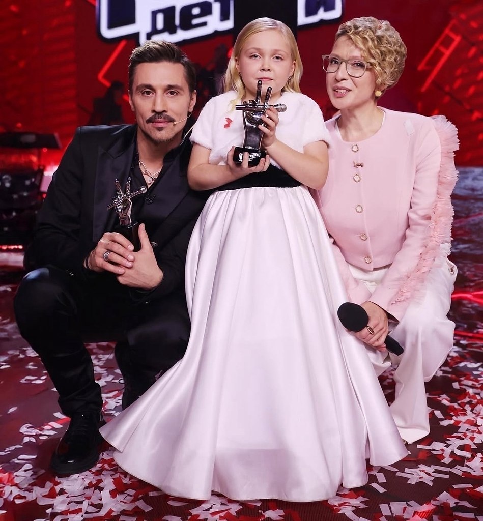  8-    12-   .      ...