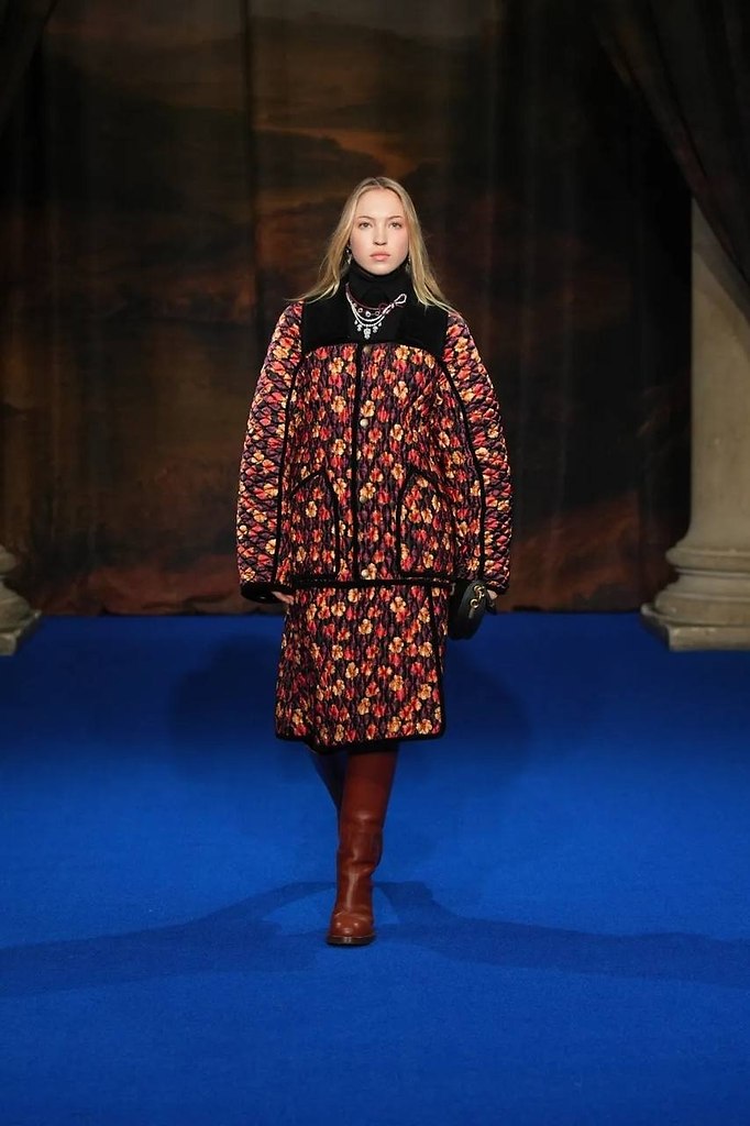      Burberry, - 2025/26.     ...