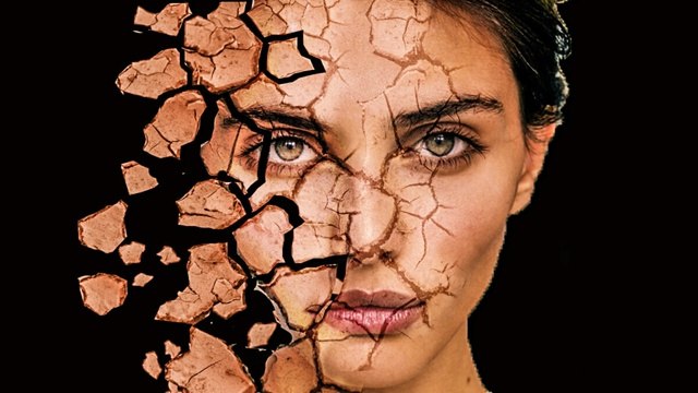 Я кричу тишиной, разлетаясь на сотни осколков. И рыдаю навзрыд, ни слезиночки не обронив... Душу ...