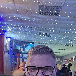 ������, 33 ����, ����������