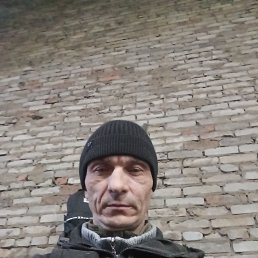 Evgen, 42, 