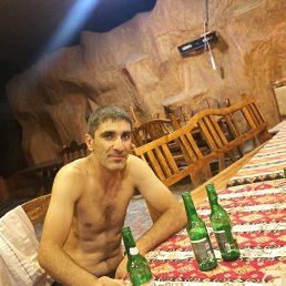 Artur, 42, 