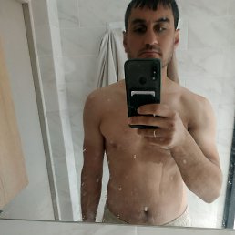 Kamol, 39, 