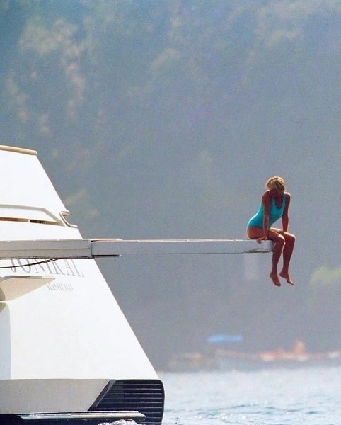 19 июля 1997 года принцесса Диана прибыла в Сен-Тропе, чтобы провести там свой последний отпуск. Она ... - 5