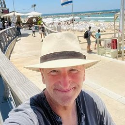 Christopher, �����, 61 ���