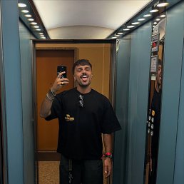 , 30, Los Angeles