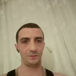 Roman, 34, 