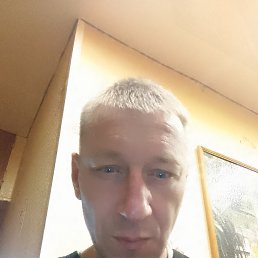 Maksim, 44, 