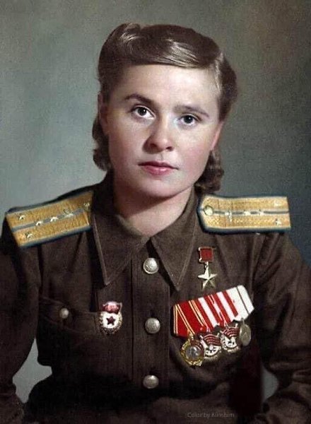 :) Чтобы помнили. Женщины-Герои Великой Отечественной войны * * * * * На жакетах – ордена, медали, И ... - 2