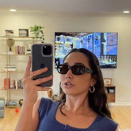 Vanessa, , 30 