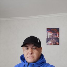 Azamat, 41, 