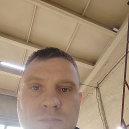 Ivan, 40, 