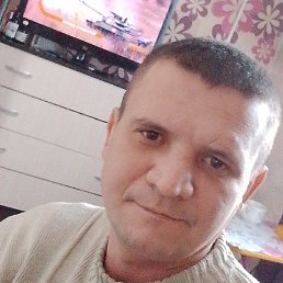 Vova Medvedev, 34, 