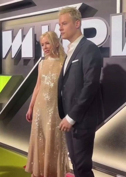 Shaman рассказал, что Екатeрина для нeго просто «находка», потому что 200 днeй в году он проводит в ... - 2