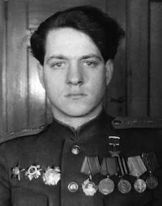 Толкачёв Михаил Фёдорович.Командир батареи 185-го отдельного истребительно-противотанкового ...