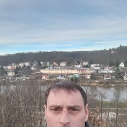 Oleg, 44, 