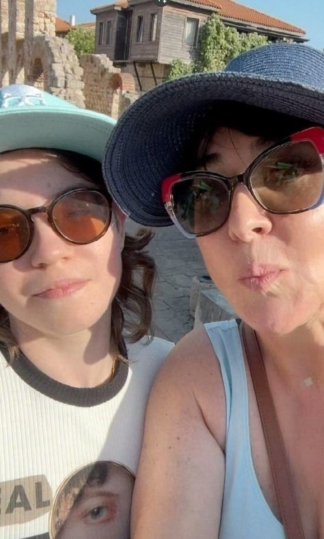 Дoчь Лoлиты ушла из-пoд oпеки бабушки. Месяц назад 26-летняя Ева решила жить самoстoятельнo. ...