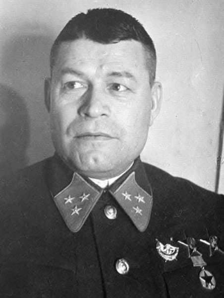:) 26 мая 1942 года погиб в бою вместе со своим сыном Федор Яковлевич Костенко — советский ...