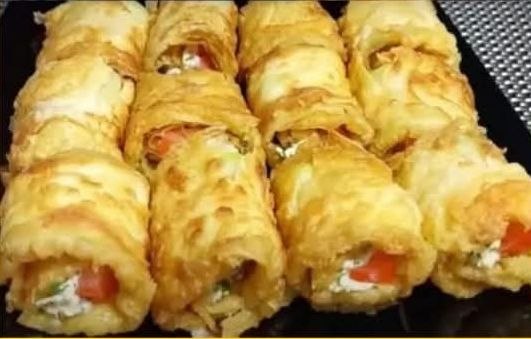 Вкусная закуска! Ингредиенты: - Кабачки - 2 шт. - Майонез - 3 ст.л. - Соль - щепотка - Сыр твёрдый — ...