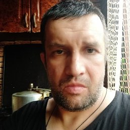 Vitalii, 48, 
