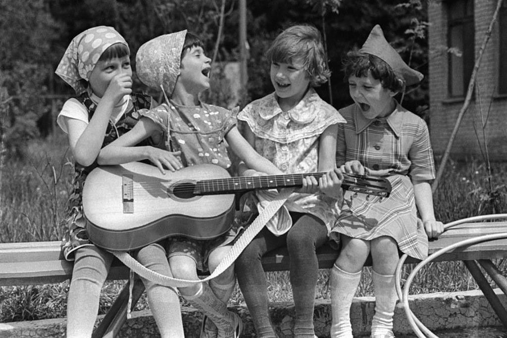 Весел ребятишкам. Детство в Советском Союзе. Счастливое советское детство. Советские дети летом. Счастливые советские дети.