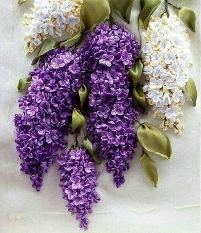 Даже не верится, что это - вышивка лентами. Даже кажется, что прям пахнет!