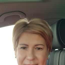 Lena, 51, 