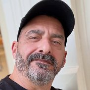 Oliver Andrew, 61 ���, ��������