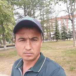 Tiktoker, 29, 