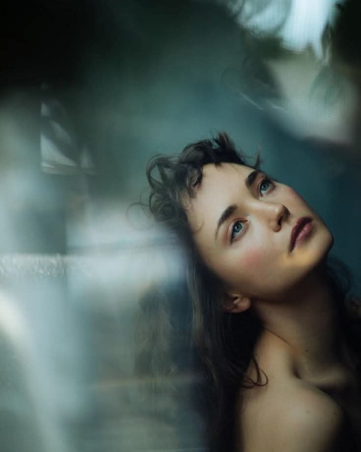 Благодать не только под куполами, но и над каждым, голову поднявшим... © Сергей Юрский ...