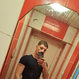 Alex, 25, 