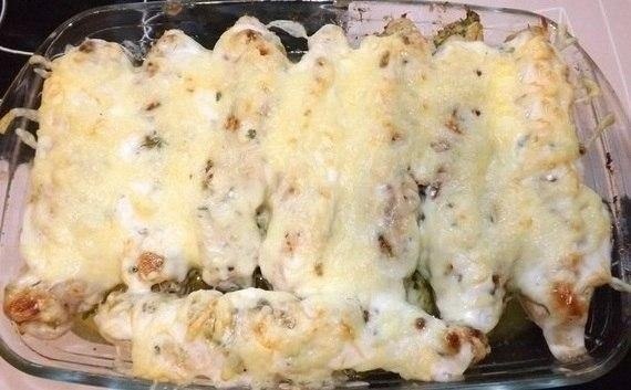 Куриные рулетики по-домашнему. Ингредиенты (на 8 порций): - Куриное филе- 8 шт грудки(1,5кг) - Сыр ...