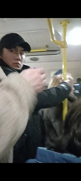На мороз со спущенными штанами: петербуржцы выгнали из маршрутки мигранта, который лапал пассажирок